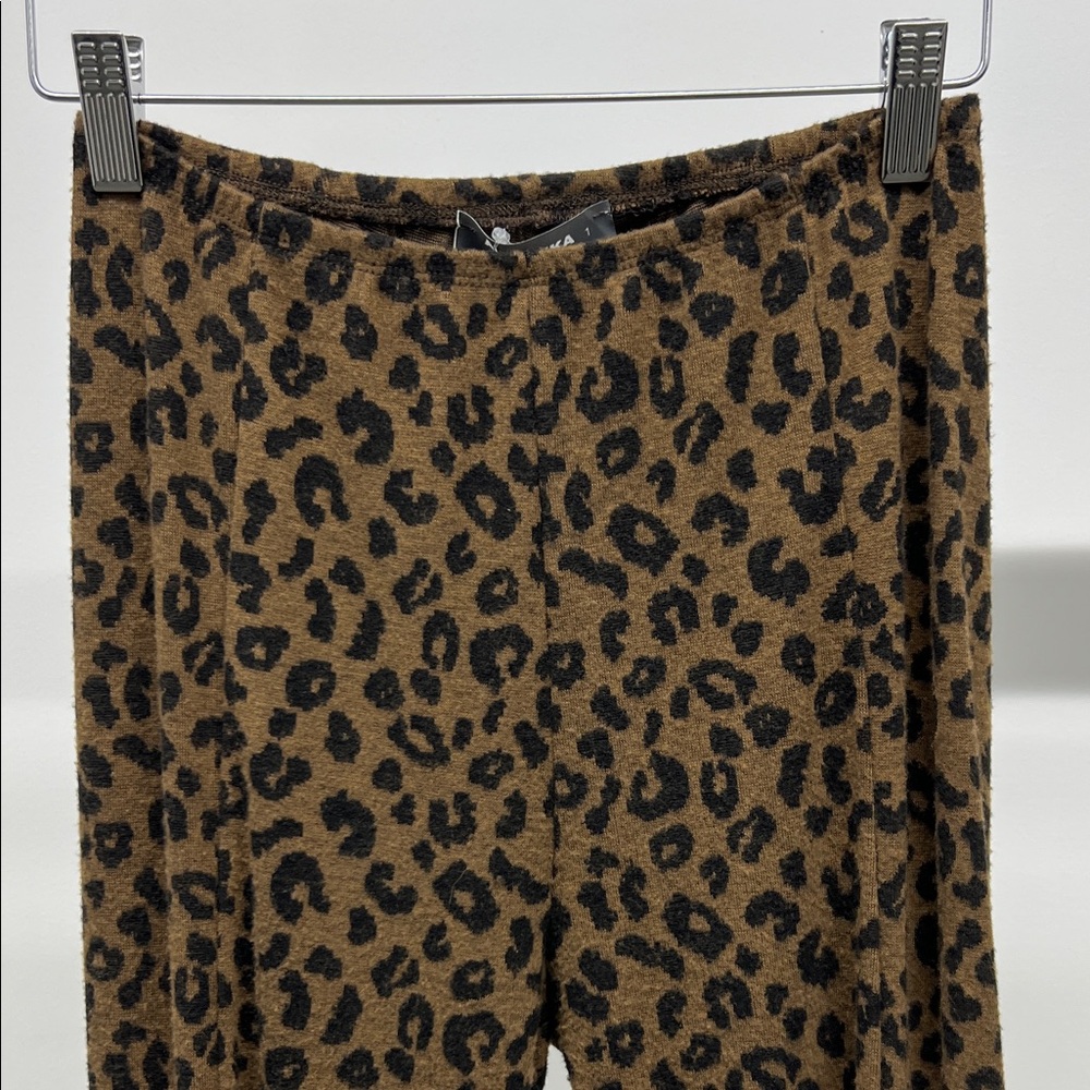 Leopard Print Leggings with Quilted Detail - Picture 5 of 9